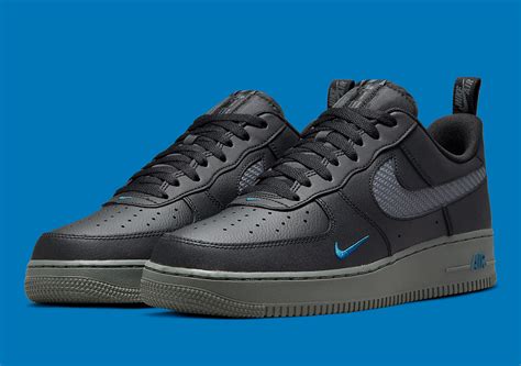 nike zwart met blauw|zwarte nike air force 1.